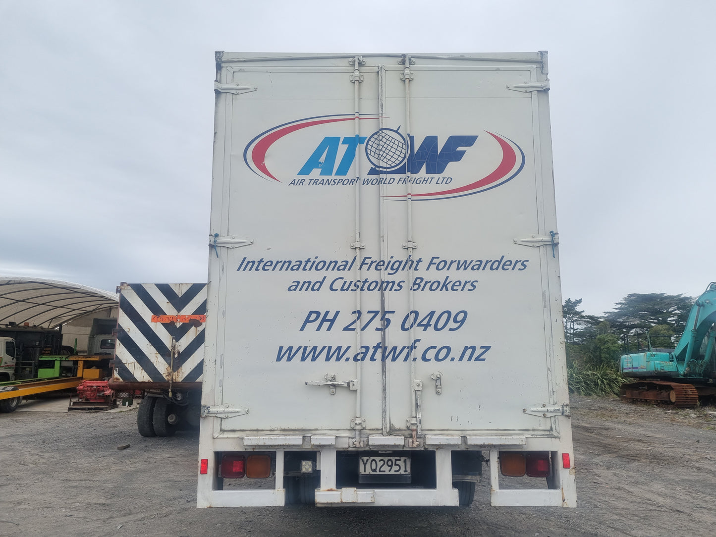 Mitsubishi Fuso FK FK617 1995-10/1997 FK617 - Box Body PN: curtain sider