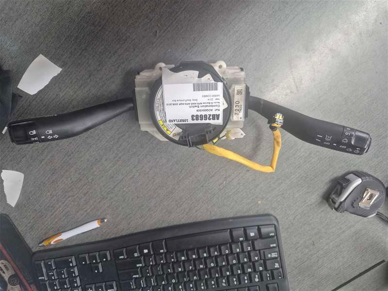 Isuzu N-Series NPR-NNR-NPS-NQR 2008-2015 NJR85-7035860 - Combination Switch