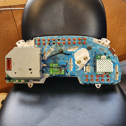 Isuzu Giga 1997-on CYJ400 - Instrument Cluster PN: Instrument cluster