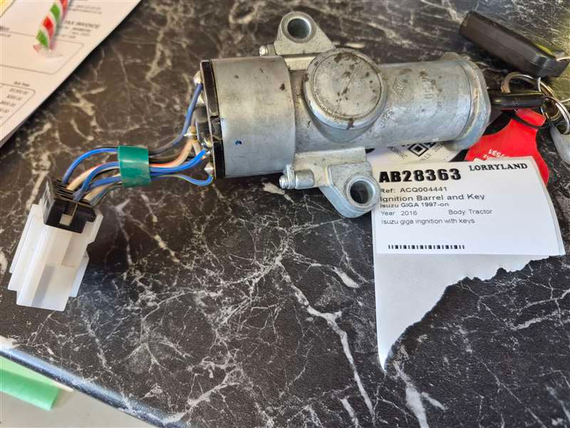 Isuzu Giga 1997-on CYZ400 - Ignition Barrel and Key