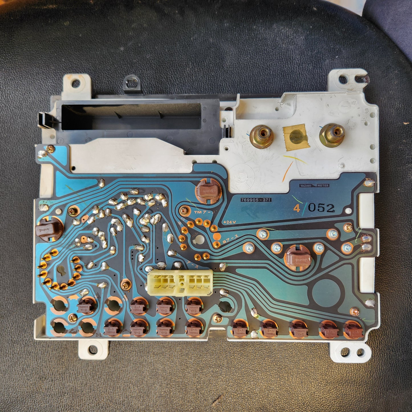 Hino 500 Series FD FD3HKLA - Instrument Cluster PN: 69625-080