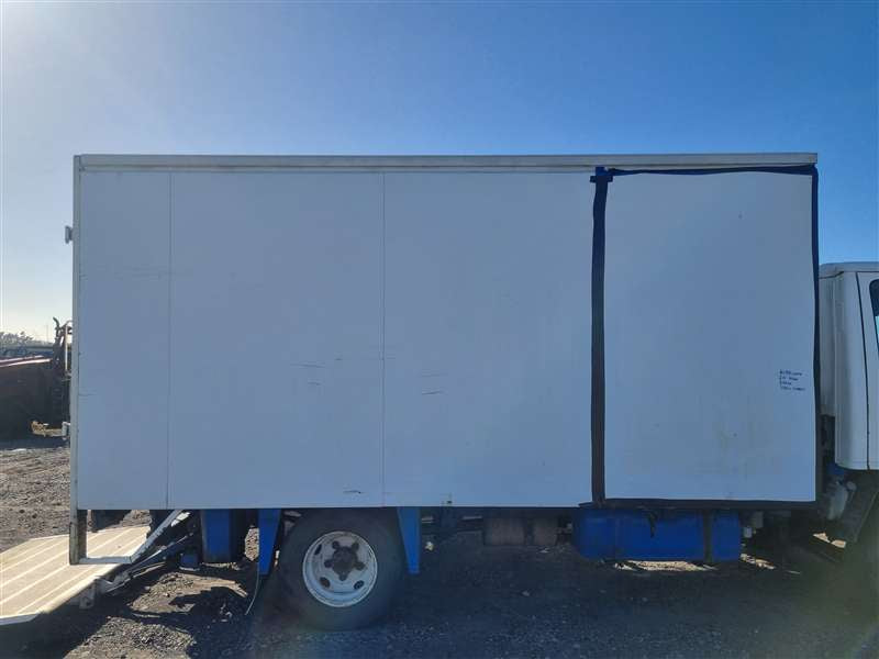 Isuzu N-Series NPR NPR66L - Box Body PN: curtainsider
