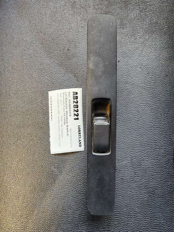 Mitsubishi Fuso Fighter FM FM67FM2RFAM6X2 - LH Electric Window Switch PN: 3811204-370