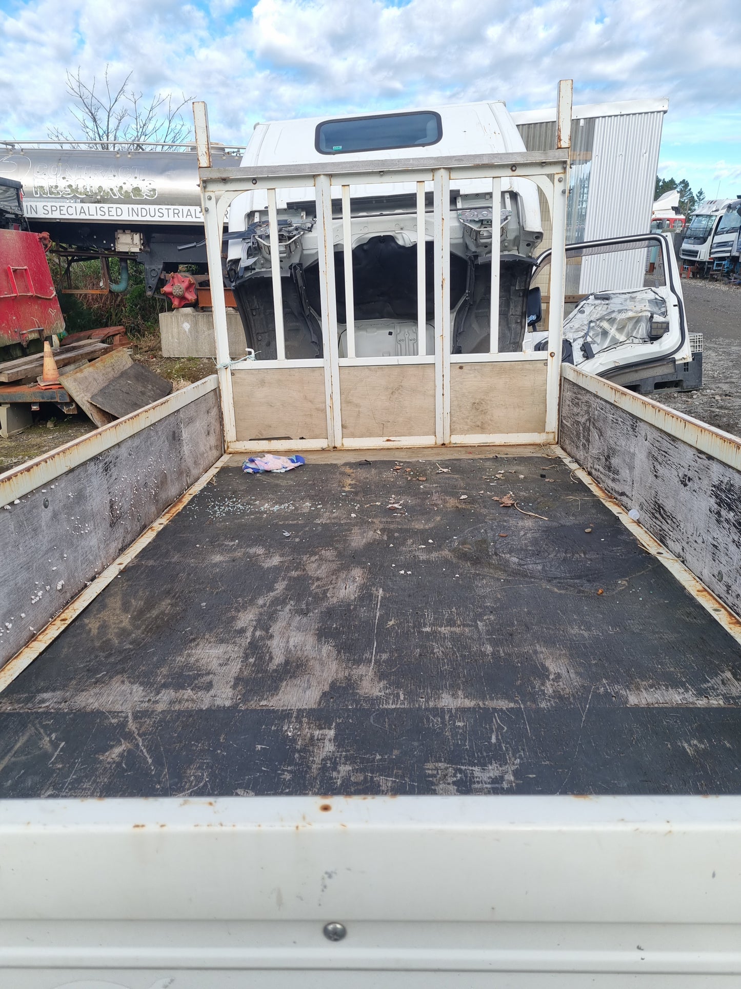 Isuzu N-Series NHR NHR85 - Flat Deck PN: 4321 NHR85 deck