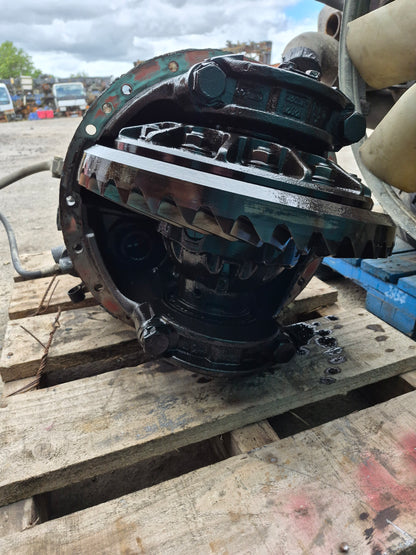 Mitsubishi Fuso Super Great FS FS52 - Front Diff Head