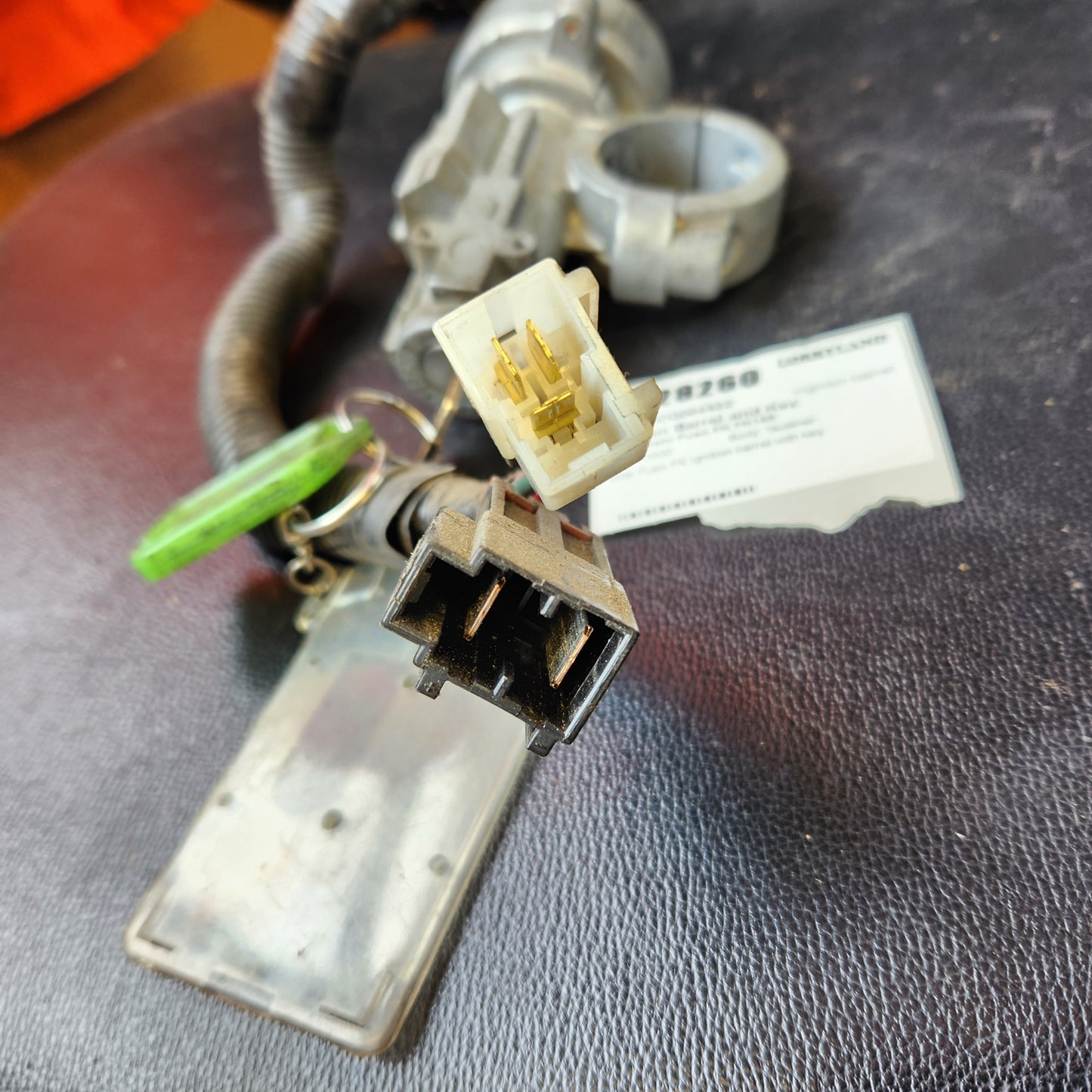 Mitsubishi Fuso FK FK195 FK617KPOOO32 - Ignition Barrel and Key PN: ingnitin barrel