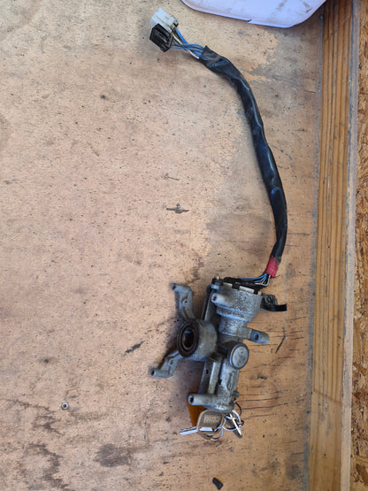 Isuzu N-Series NKR NKR66 - Ignition Barrel and Key
