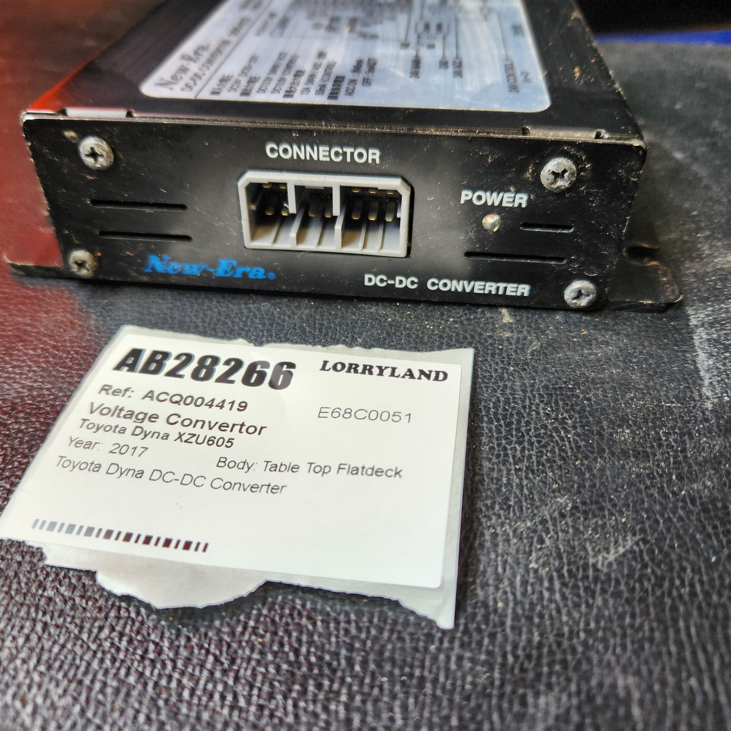 Toyota Dyna XZU605 XZU605-0017701 - Voltage Convertor PN: E68C0051