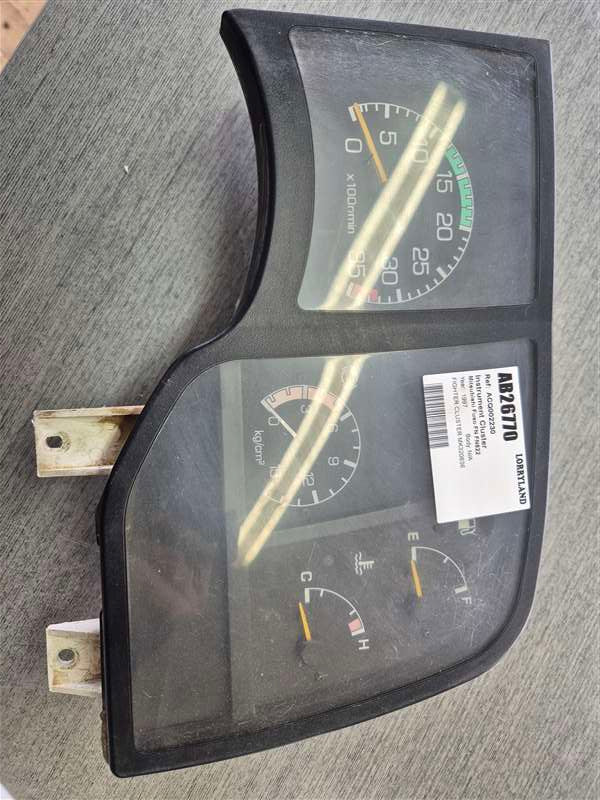 Mitsubishi Fuso Fighter FN fn622k-730106 - Instrument Cluster