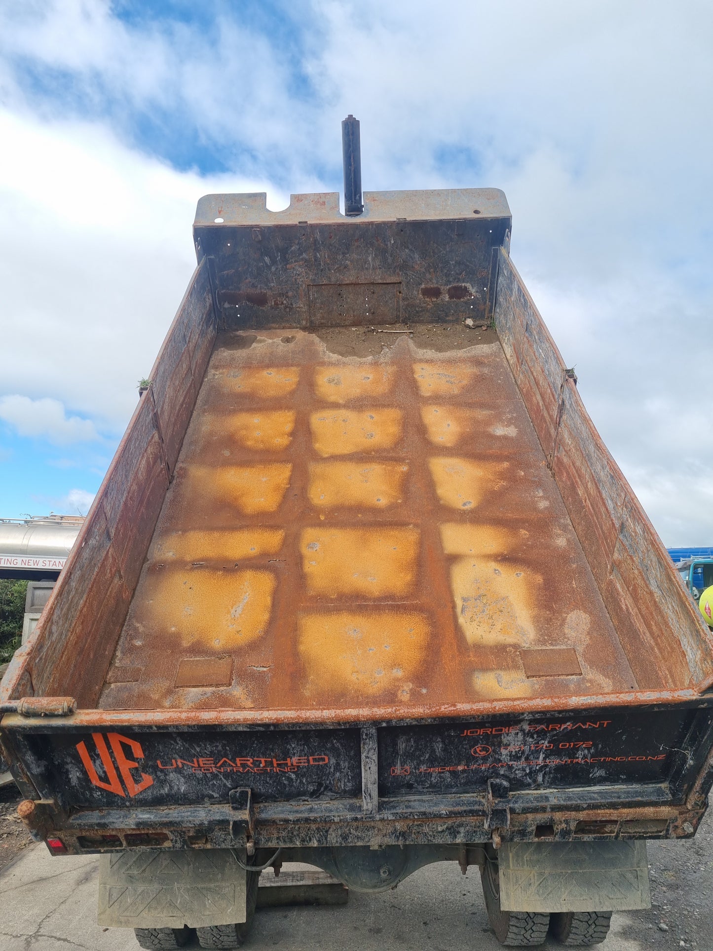 Isuzu F-Series FRR FRR33/FRR500 - Tipping Deck