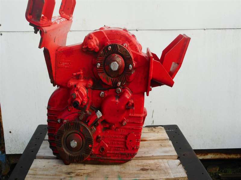 Mercedes-Benz 1000 Series 1828 "                     " - Manual Transfer Case PN: 3518