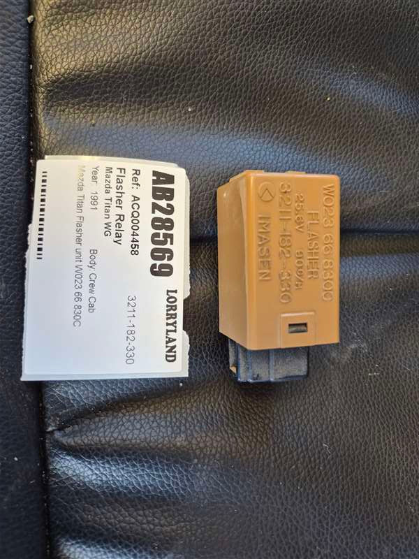 Mazda Titan WG wgl4t-121826 - Flasher Relay PN: 3211-182-330