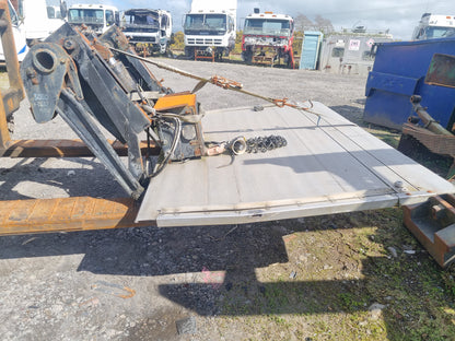 Mitsubishi Fuso FK FK617 1995-10/1997 fk617 - Tail Lifter PN: acq0002035