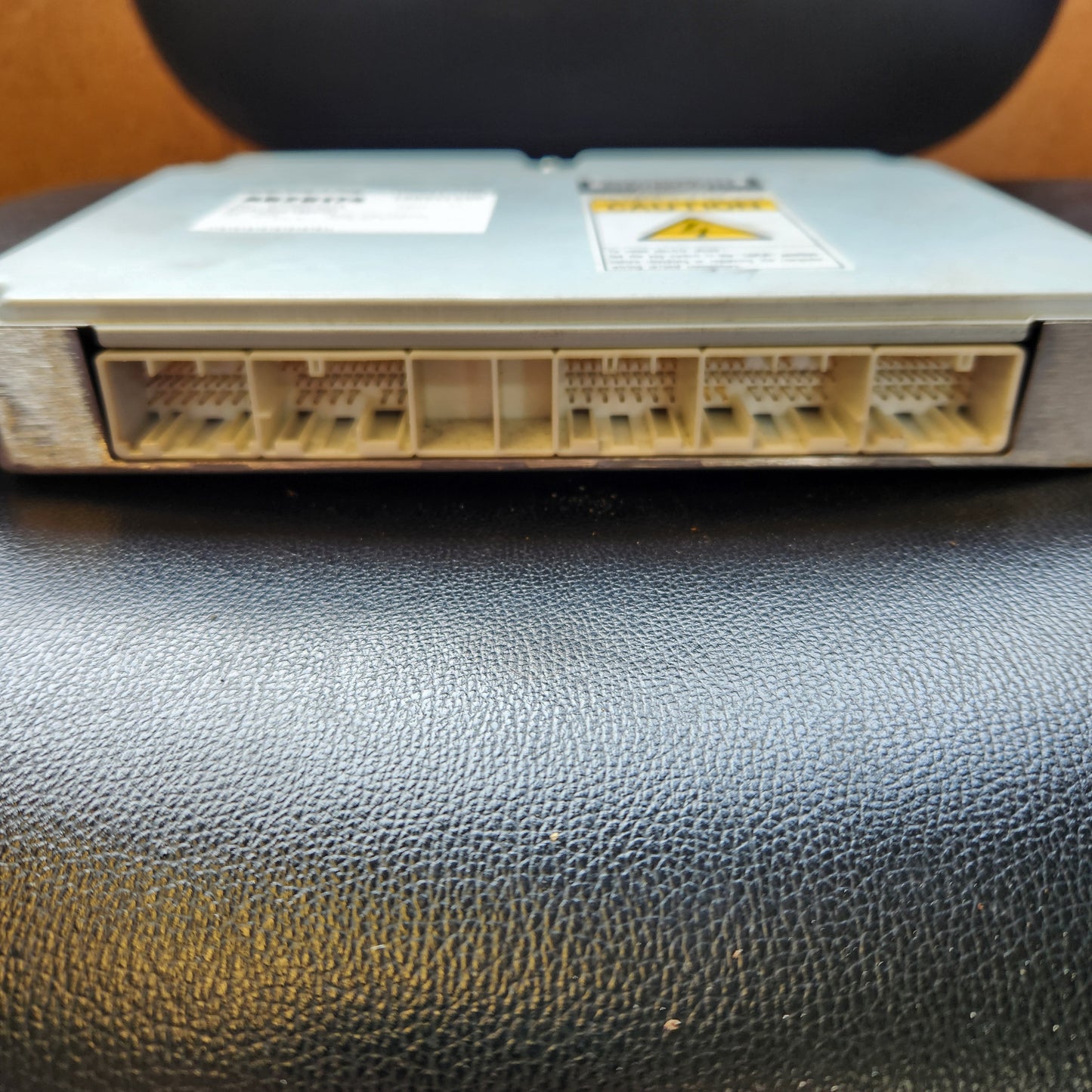 Isuzu Giga 1997-on CYJ400 - ECU PN: 180111 2080