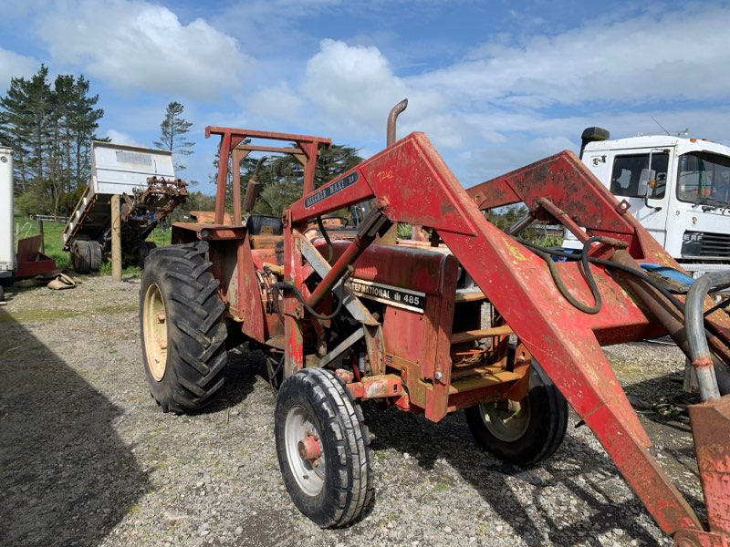 International Tractor 485