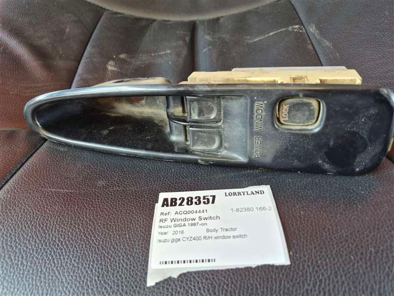 Isuzu Giga 1997-on CYZ400 - Right Front Window Switch PN: 1-82380 166-2