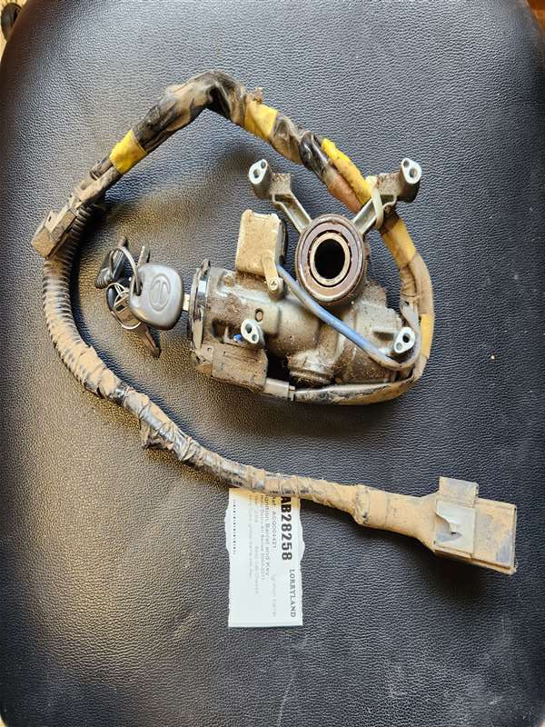 Hino Dutro All Series 2000-2011 ZXU344-1003536 - Ignition Barrel and Key PN: Ignition barrel