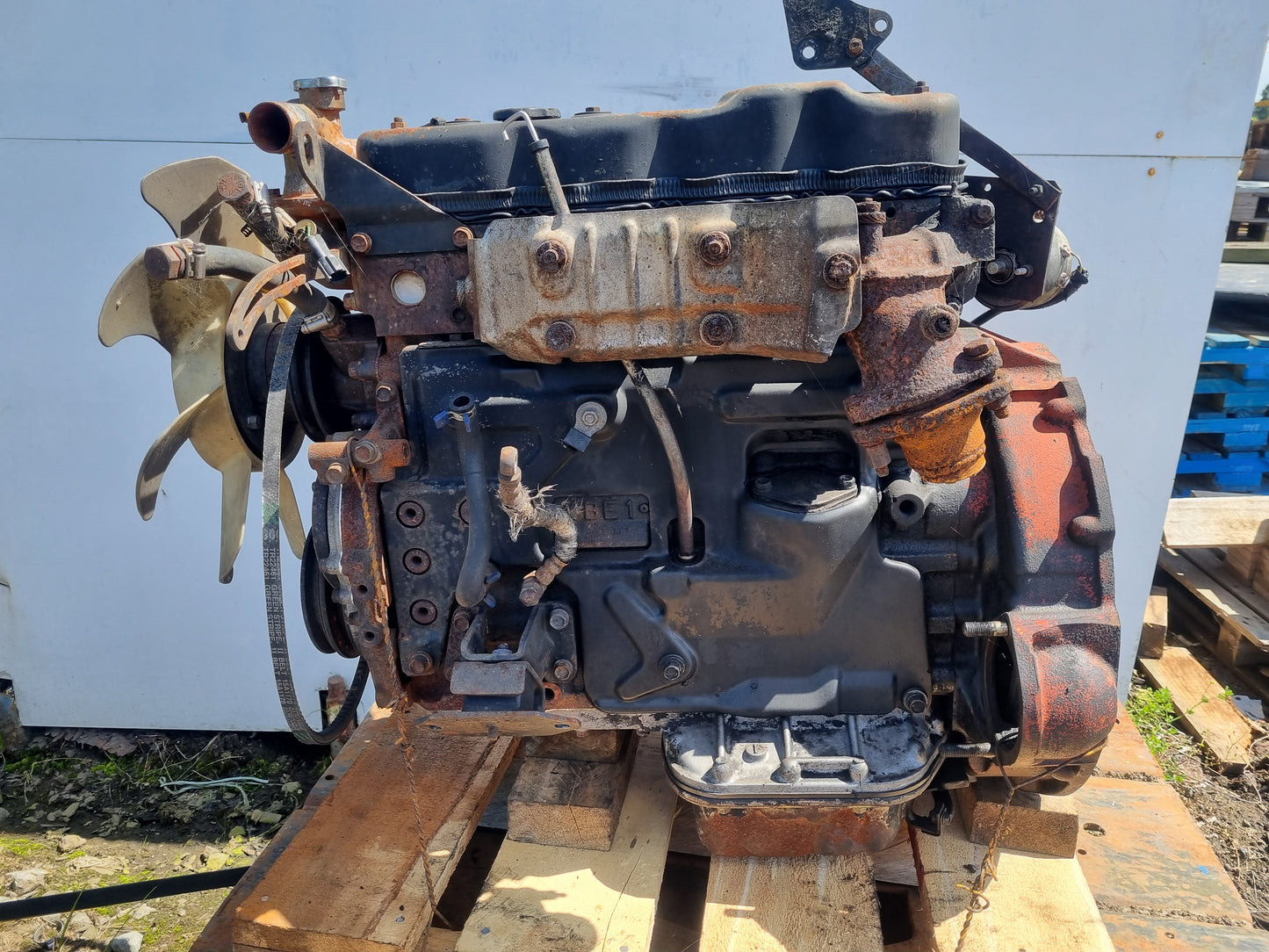 Isuzu N-Series NKR NKR63E-7401831 - Engine PN: 4be1