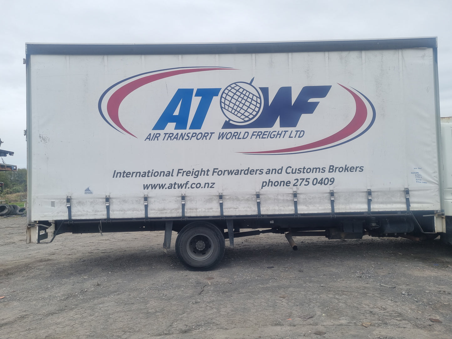 Mitsubishi Fuso FK FK617 1995-10/1997 FK617 - Box Body PN: curtain sider