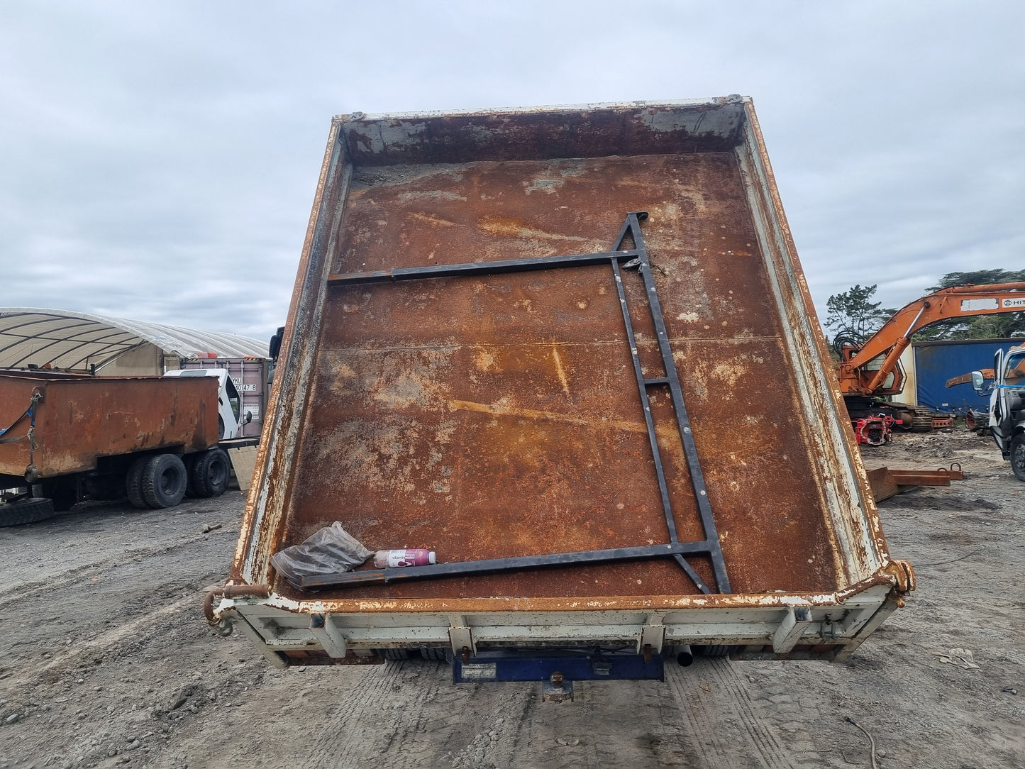 Isuzu N-Series 1994-2005 NPR81L-7002552 - Tipping Deck PN: tipper 2545 w x 2020 w