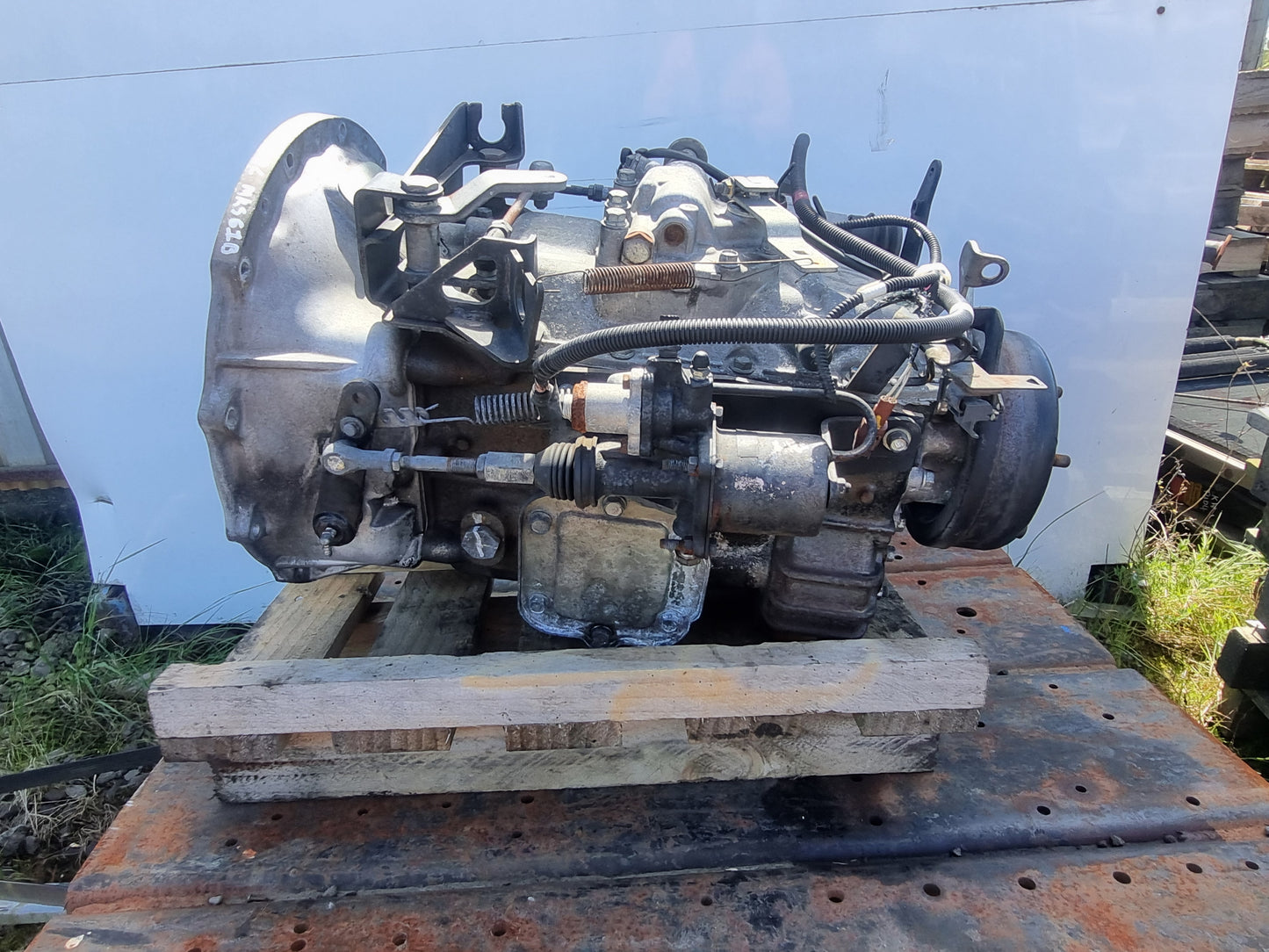 Nissan Condor MK MK38L-13035 - Manual Gearbox