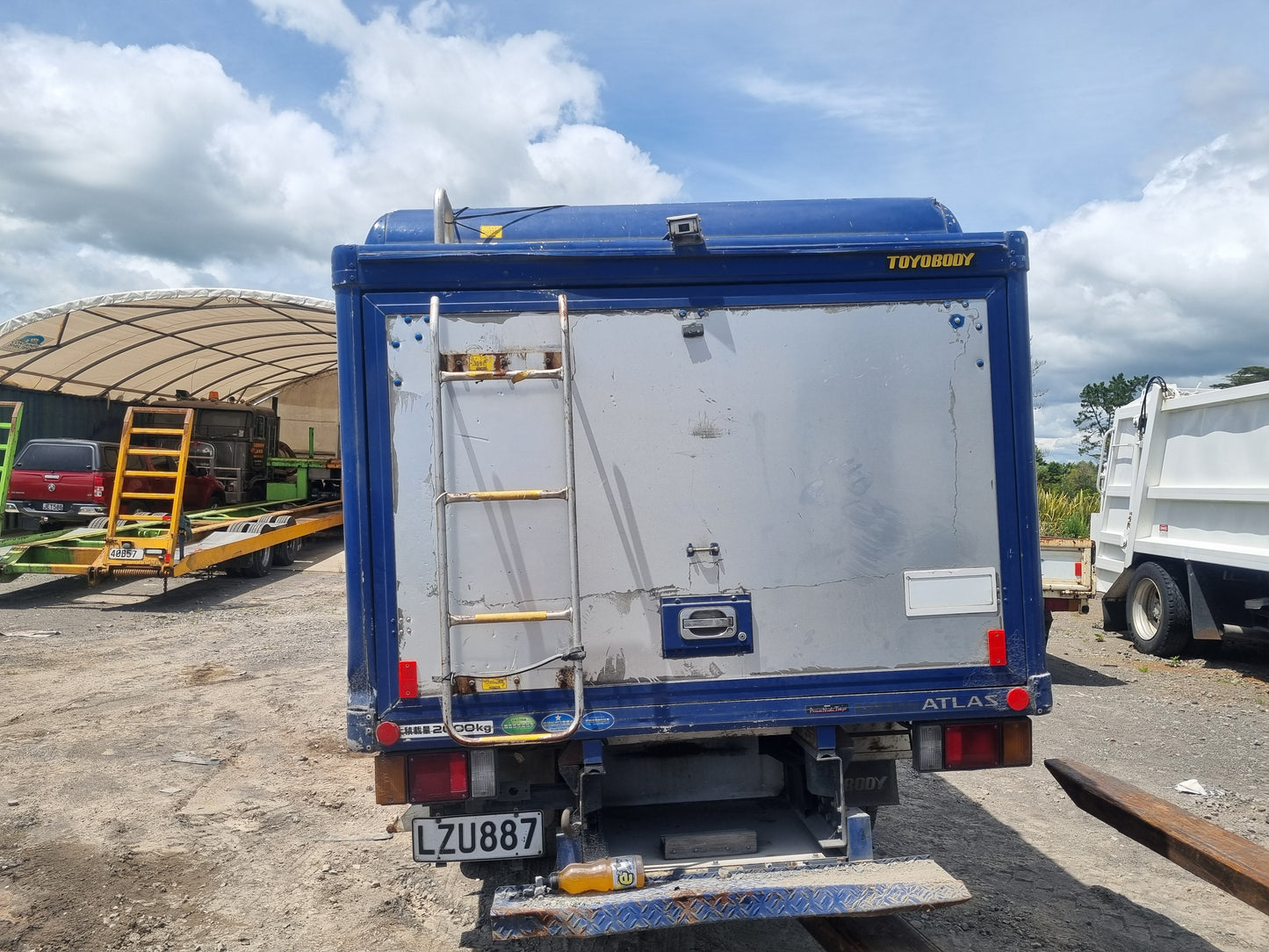Nissan Atlas All Series ALR85 - Bottle Body PN: bottle body