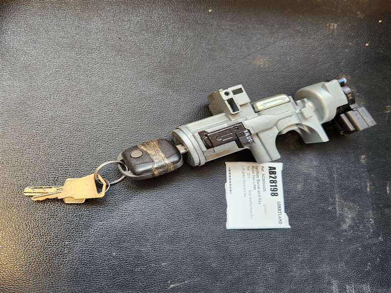 Mazda Titan LJR85 - Ignition Barrel and Key PN: Ignition