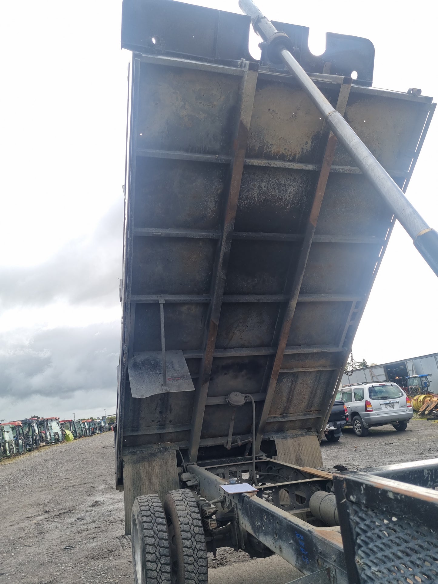 Isuzu F-Series FRR FRR33/FRR500 - Tipping Deck