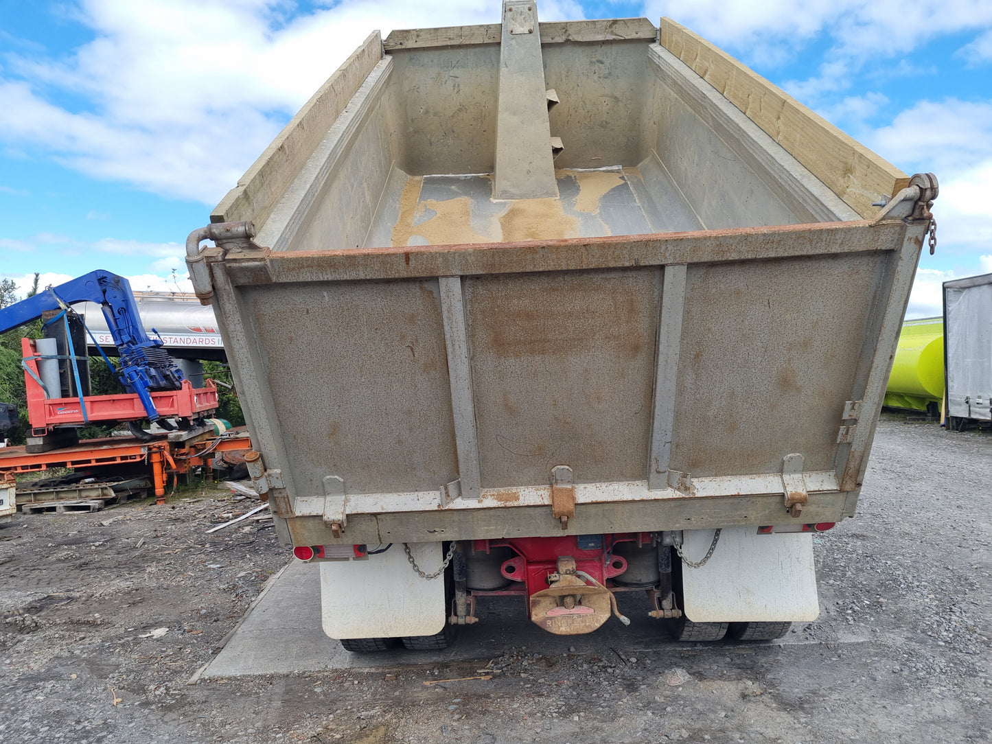 Ford Aeromax 9513 - Tipping Deck