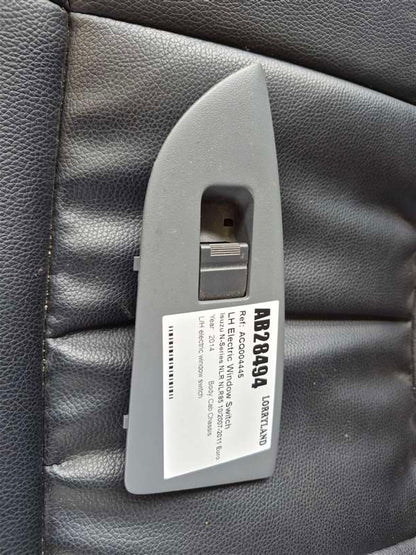 Isuzu N-Series NLR NLR85-7016677 - LH Electric Window Switch