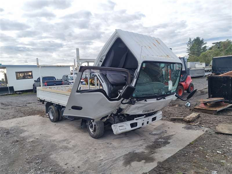 2015 Isuzu N-Series NHR NHR85