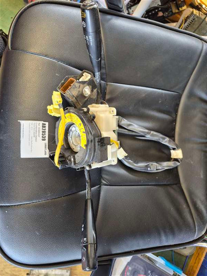 Toyota Dyna XZU308 XZU308-1007437 - Combination Switch