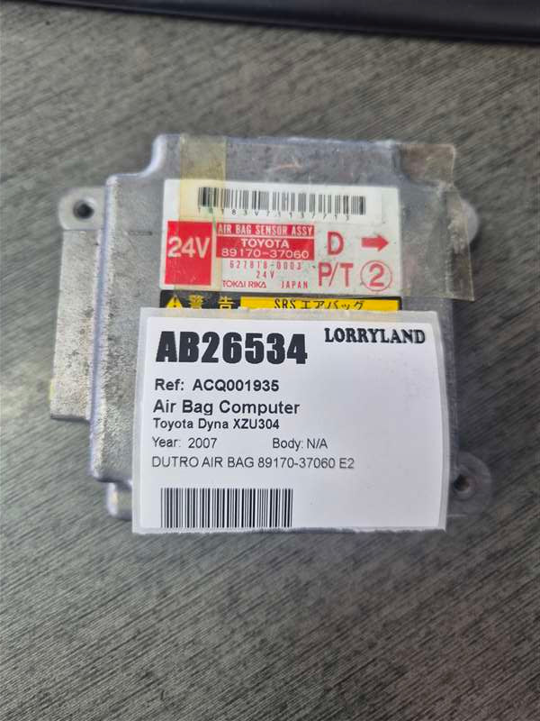 Toyota Dyna XZU304 zxu304-1003052 - SRS Control Module