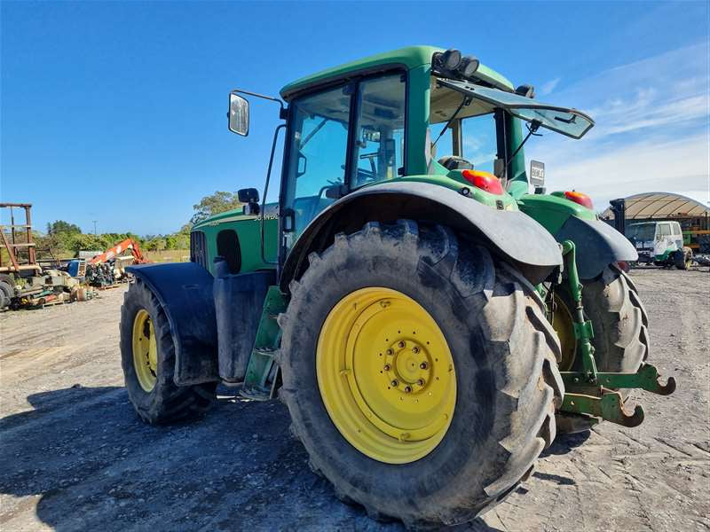John Deere Tractor 6820