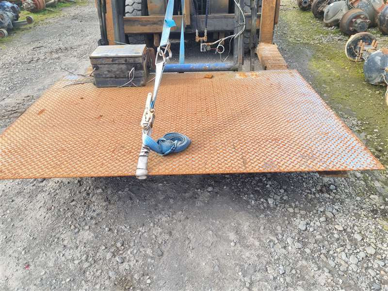 Mitsubishi Fuso Super Great FP fp350 - Tail Lifter PN: acq0002073