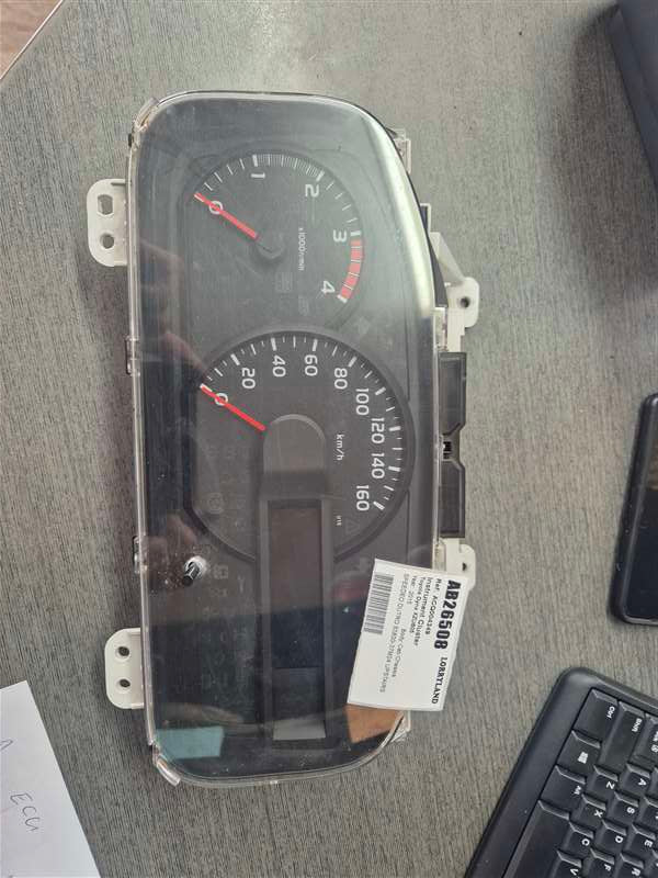 Toyota Dyna XZU605 - Instrument Cluster