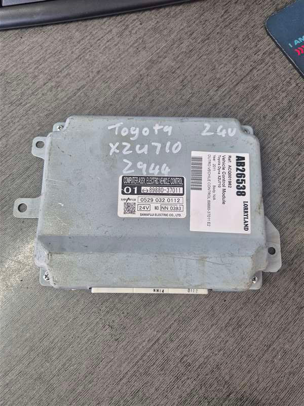 Toyota Dyna XZU710 xxx - Vehicle Control Module