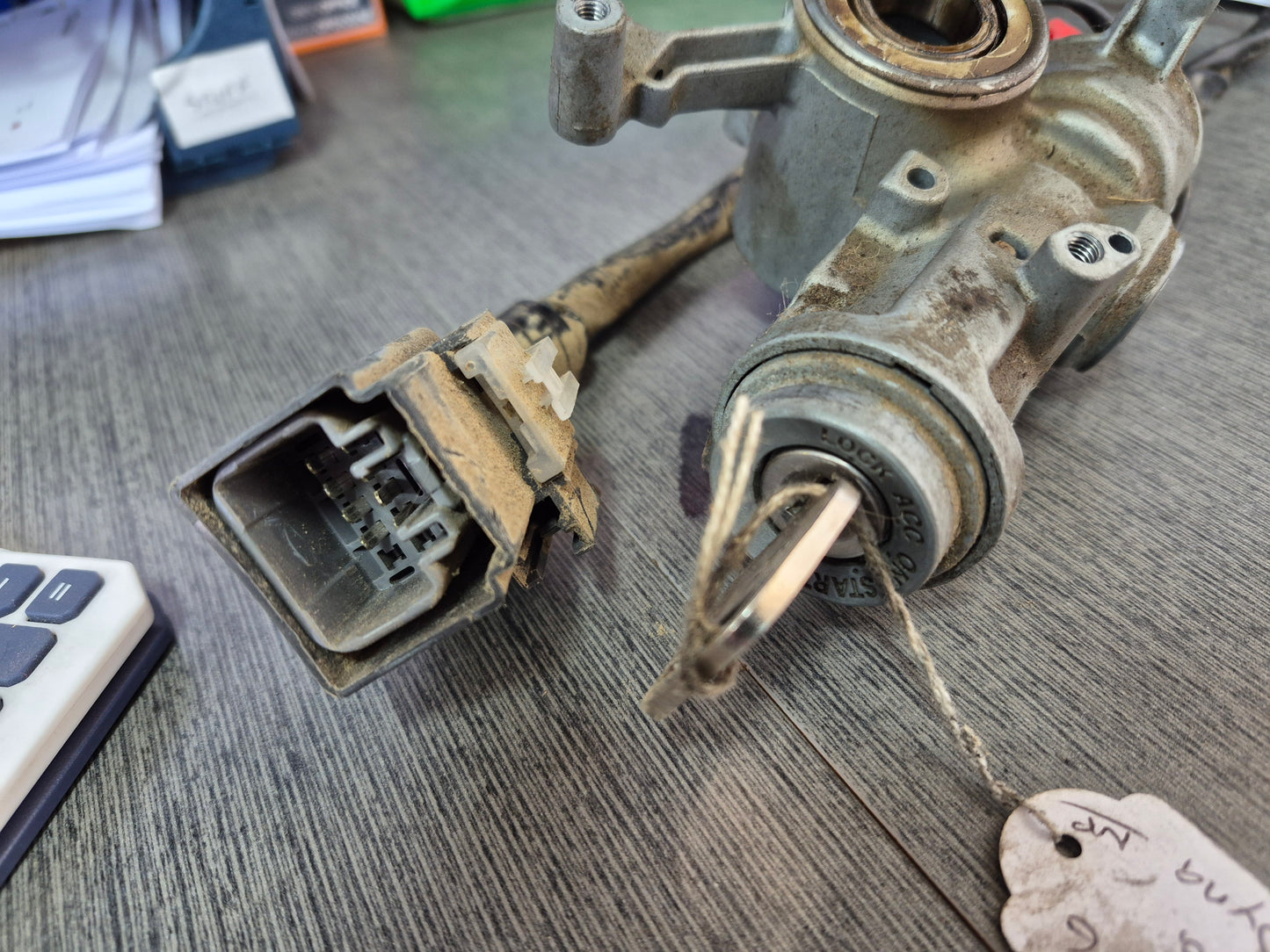 Toyota Dyna 2001-2011 XZU304 - Ignition Barrel and Key