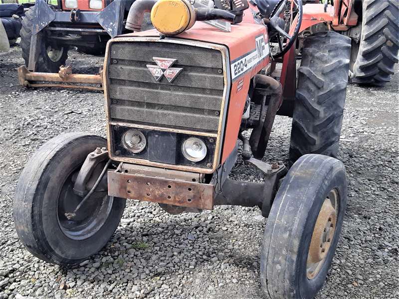 1985 Massey Ferguson Tractor 220-4