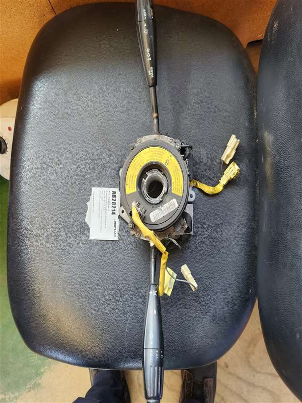 Hino 500 Series X15334 - Combination Switch Wipers