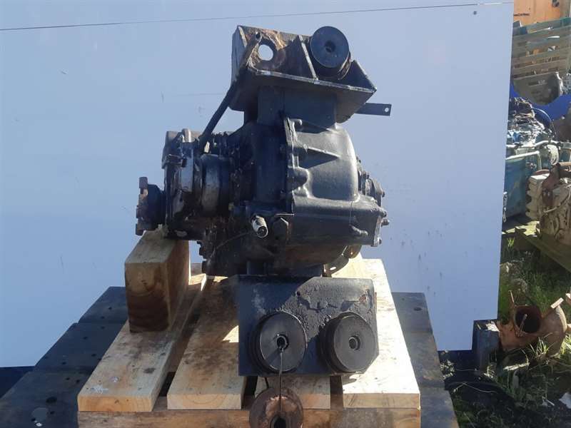 Isuzu F-Series FTS " - Manual Transfer Case PN: 2478