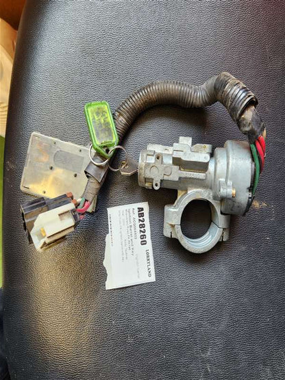 Mitsubishi Fuso FK FK195 FK617KPOOO32 - Ignition Barrel and Key PN: ingnitin barrel