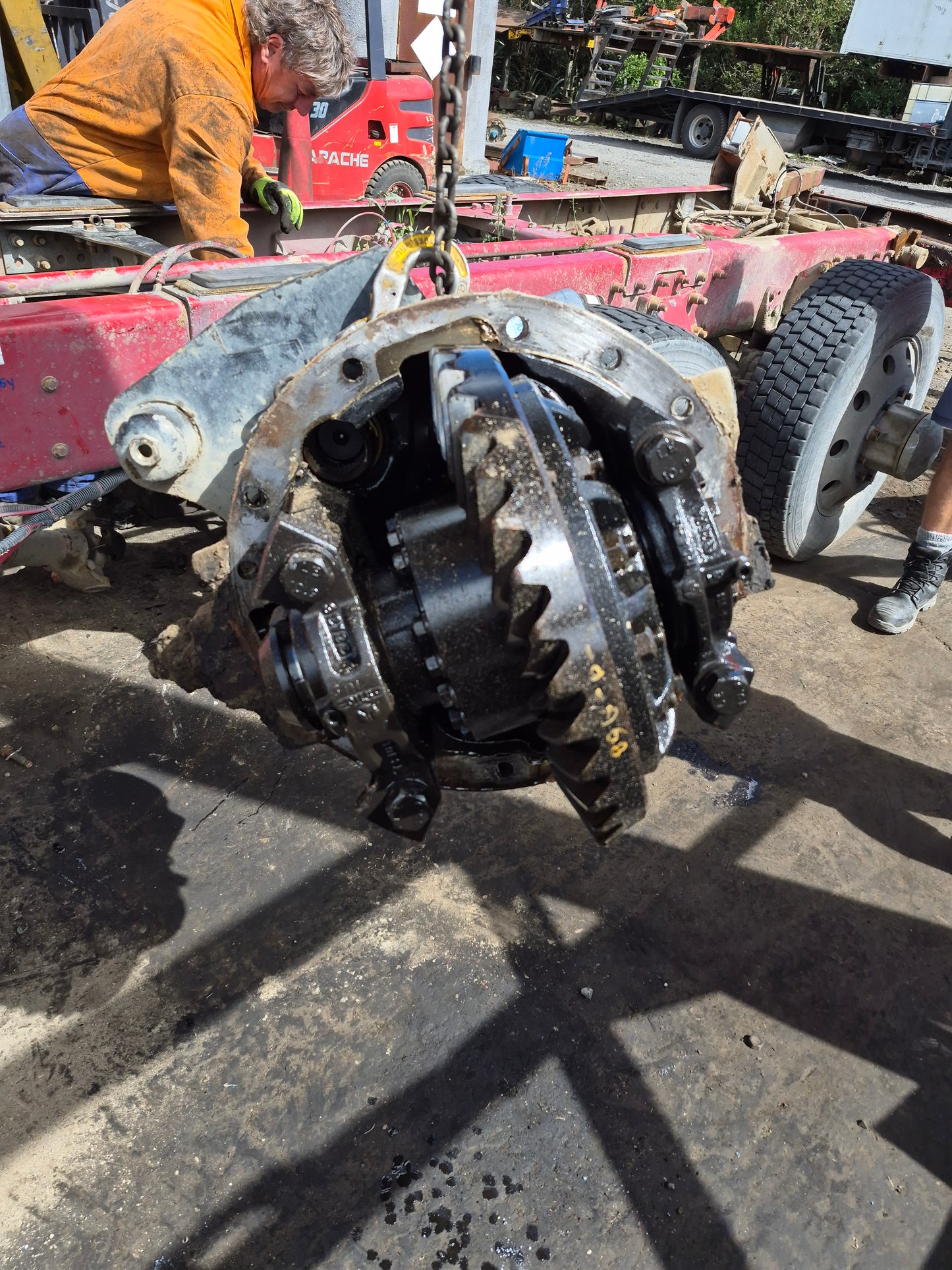 Freightliner Argosy All ARGOSY 8X4 - Front Diff Head  PN: with power divider (MERITOR)