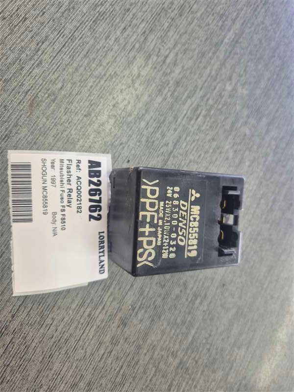 Mitsubishi Fuso Super Great FS fs510vy-500376 - Flasher Relay
