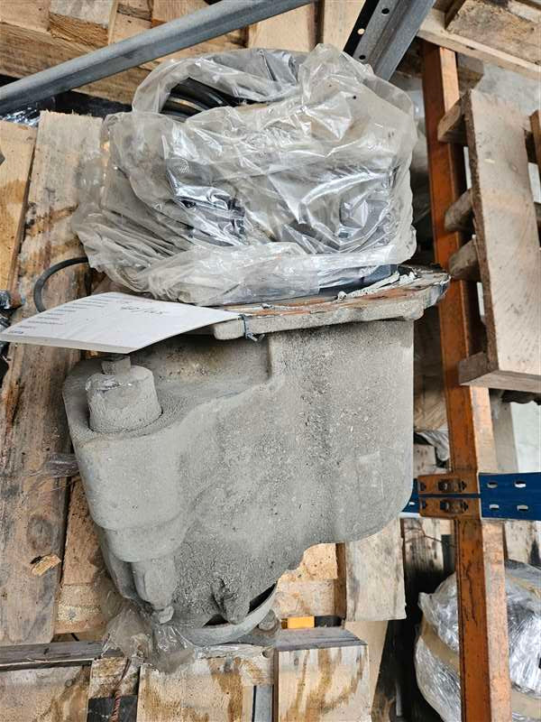 Freightliner F Series FL112 fuyredb9sl685174 - Front Diff Head  PN: 114