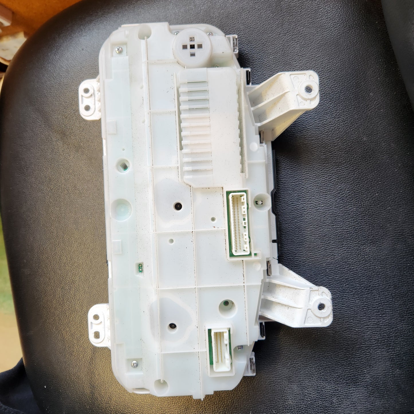 Toyota Dyna XZU605 XZU605-0017701 - Instrument Cluster PN: 83800-37T00
