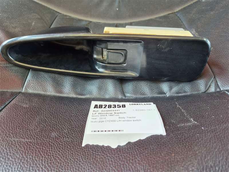 Isuzu Giga 1997-on CYZ400 - Left Front Window Switch PN: 1-82380-167-1