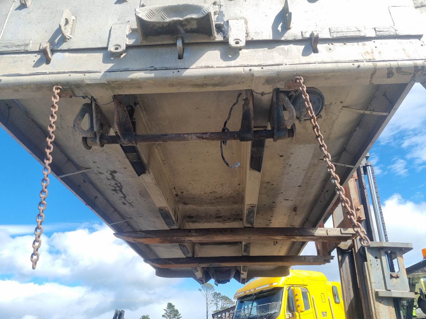 Hino 700 Series All Series JHDFS1E 700 SERIES - Tipping Deck PN: alloy bathtub