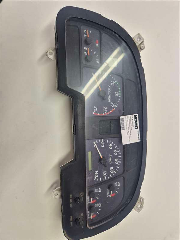 Isuzu Giga CXY CYH52 - Instrument Cluster