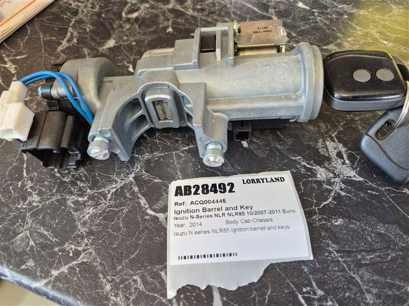 Isuzu N-Series NLR NLR85-7016677 - Ignition Barrel and Key